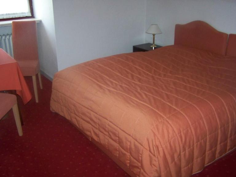 Hotel Am Ufer Трир Номер фото