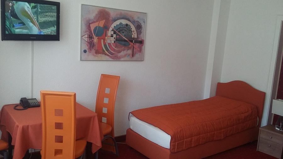 Hotel Am Ufer Трир Экстерьер фото